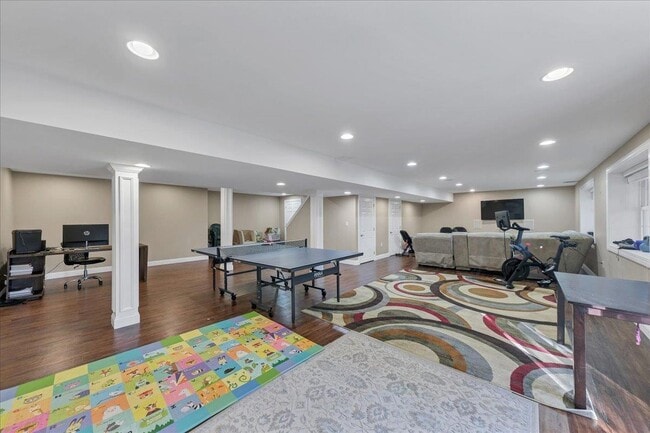 Building Photo - 1034 Rolling Ridge