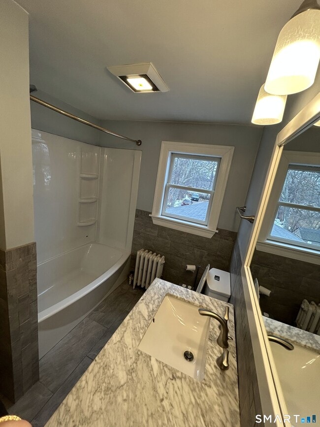 Building Photo - 62 W Elderkin Ave