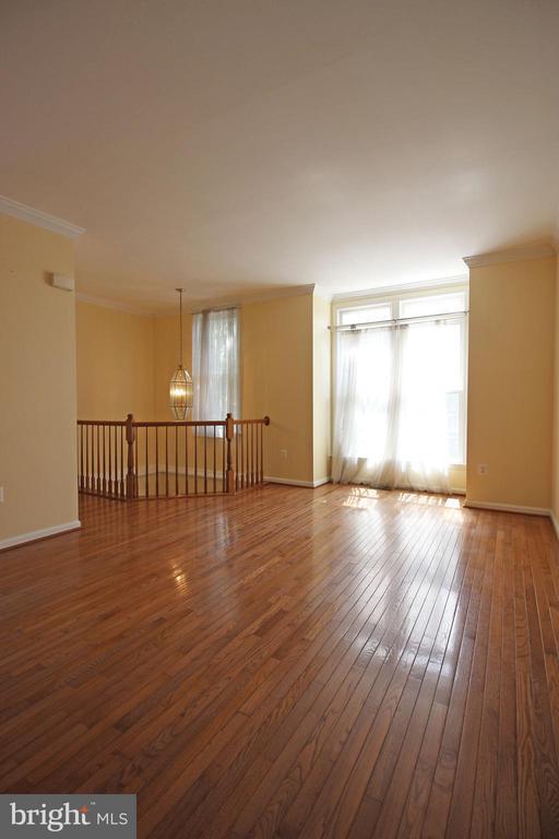 Building Photo - 11799 Valley Ridge Cir