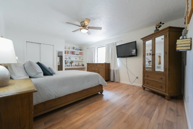 Primary Photo - Private Room for Rent with Garage Option – Bedroom 4