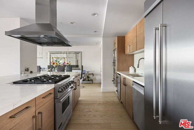 Building Photo - 13650 Marina Pointe Dr