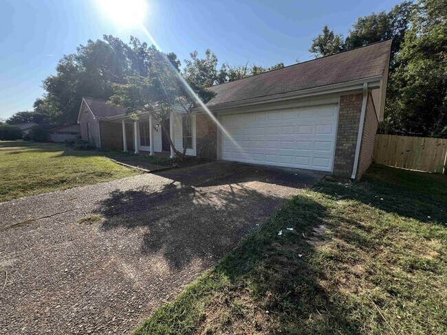 Building Photo - 5159 Longmeadow Cove