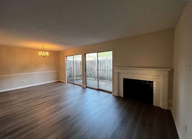 Building Photo - 6701 Dickens Ferry Rd