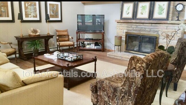 Building Photo - 4 Coma Lk Ln