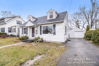 Building Photo - Charming home with garage