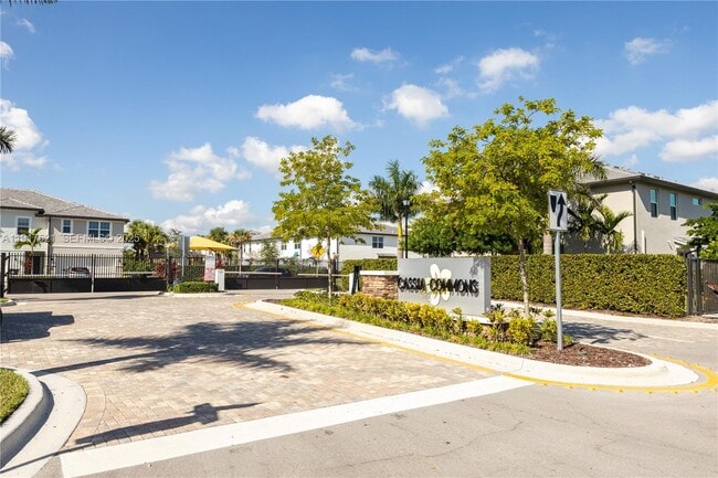 Building Photo - 2917 Olivia Ave