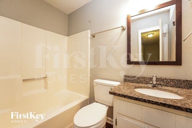 Building Photo - 5565 Westberry Ln