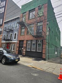 Building Photo - 196 Morgan St