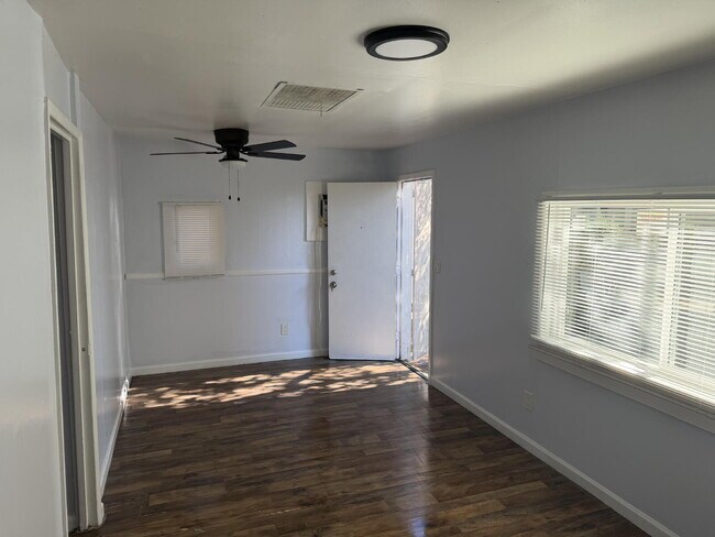 Building Photo - COZY BACKYARD STUDIO NEAR UPTOWN & DOWNTOWN PHOENIX