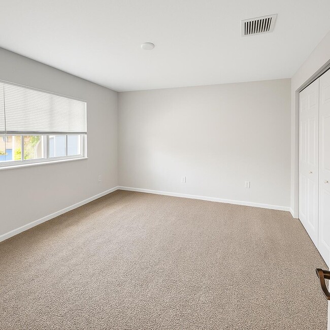 Building Photo - 5109 NW 30th Ln