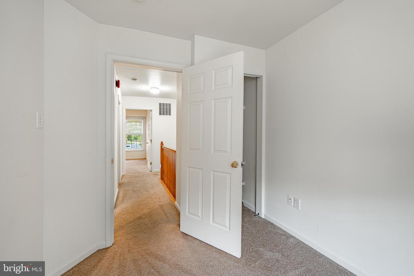 Building Photo - 596 Coach Hill Ct