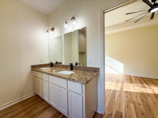 Building Photo - 790 Woodland St