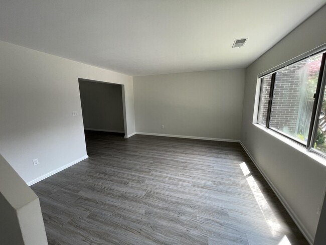 Building Photo - 159 Harvest Dr