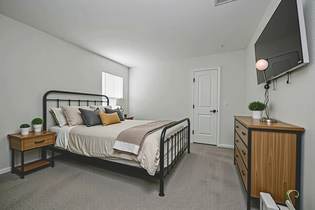 Building Photo - 1822 Barrie Wy