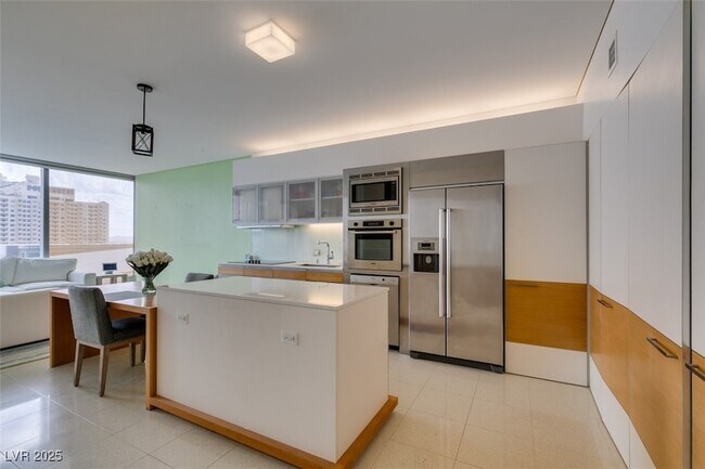 Building Photo - 3722 Las Vegas Blvd S