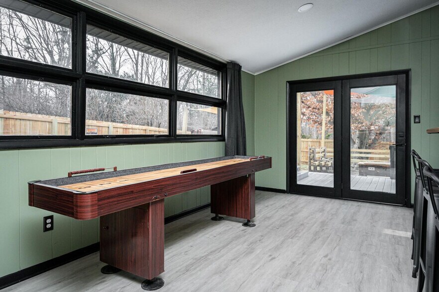 Building Photo - 5850 Devington Cir