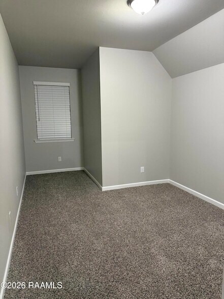 Building Photo - 401 Eastwood Dr