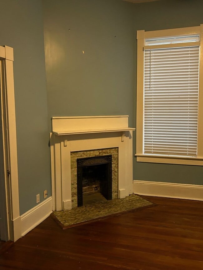Building Photo - Savannah 1ST Floor of Duplex on Whitaker Street @ 34th-Near Forsyth Park