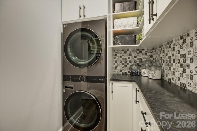 Building Photo - 82132 Standing Oak Dr