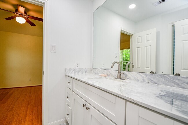 Building Photo - 1307 Remington Crest Dr