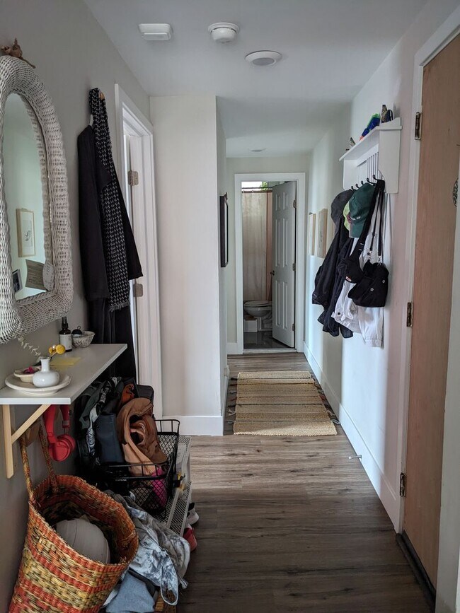 Building Photo - 721 S 4th St