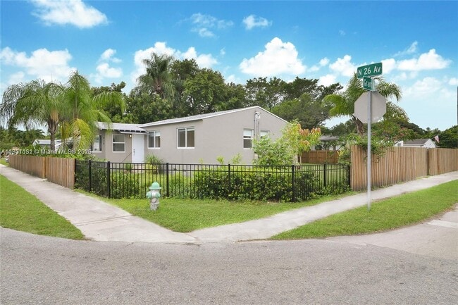 Building Photo - 920 N 26th Ave