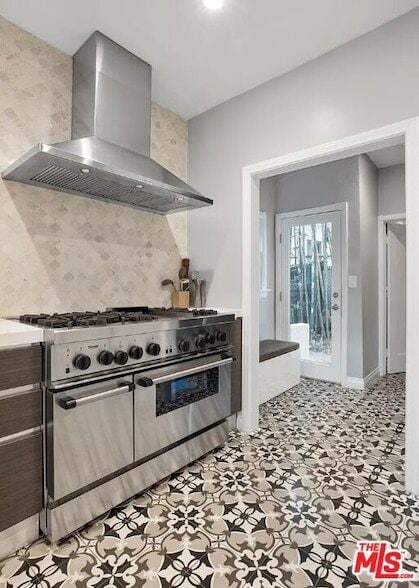 Building Photo - 1514 Sunset Plaza Dr