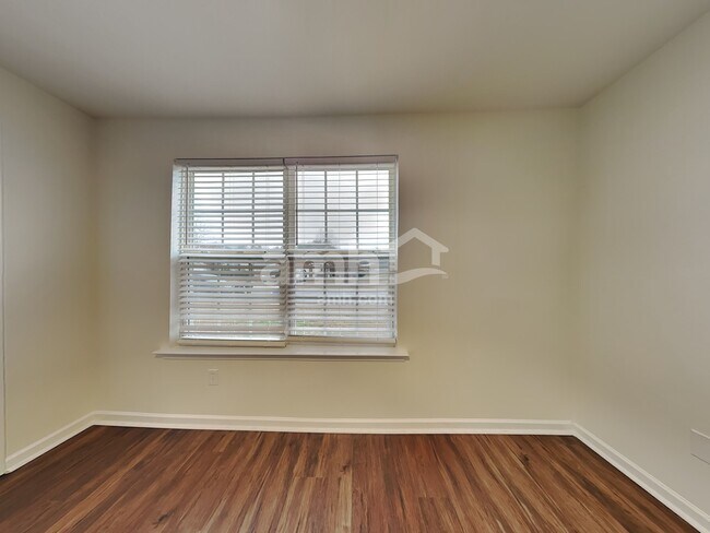 Building Photo - 102 Parkgate Ct