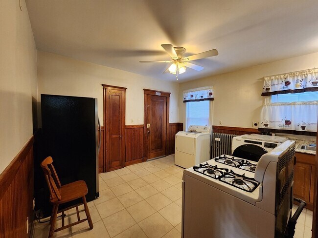 Building Photo - 431 Eastern Ave