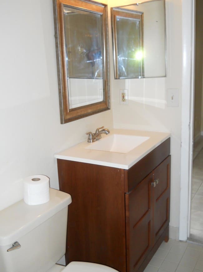 Building Photo - 3955 Village Dr