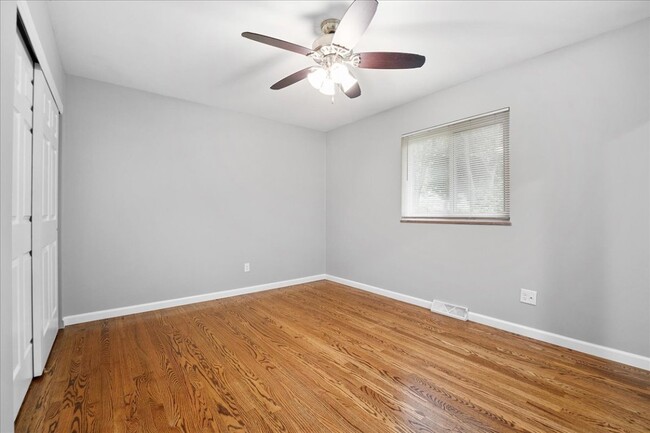 Building Photo - 113 Roland Ave