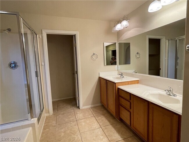 Building Photo - 417 Colorful Rain Ave