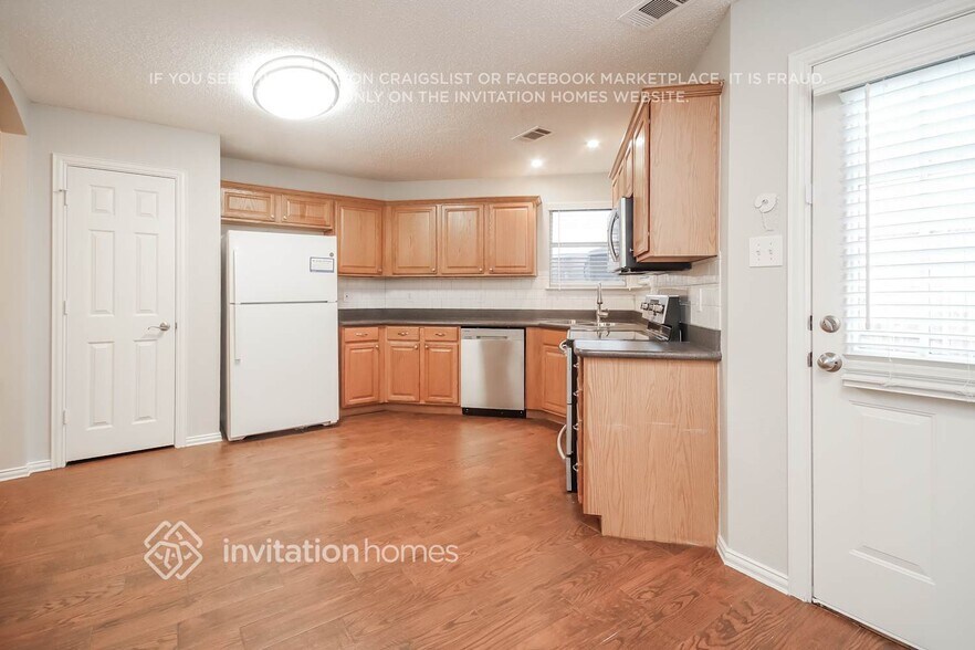 Building Photo - 1912 St Nevis Dr