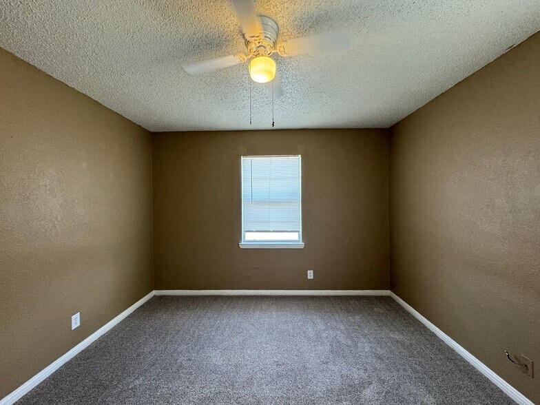 Building Photo - 804-804 Williamson Dr