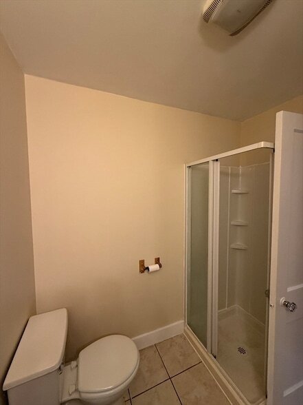 Building Photo - 37 Maple Ave