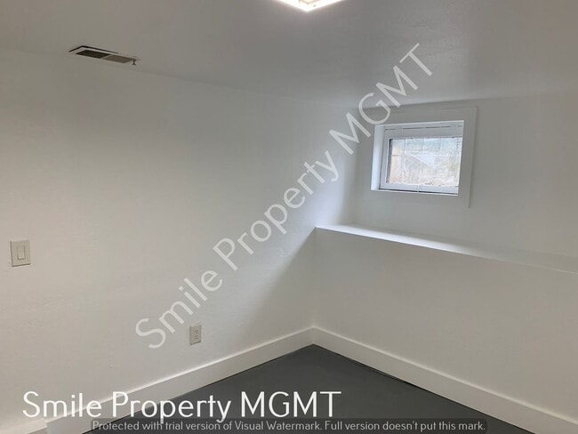 Building Photo - Spacious 4 bedrooms Home in SE Portland