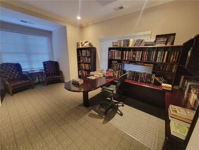 Building Photo - 23212 Plantation Dr NE