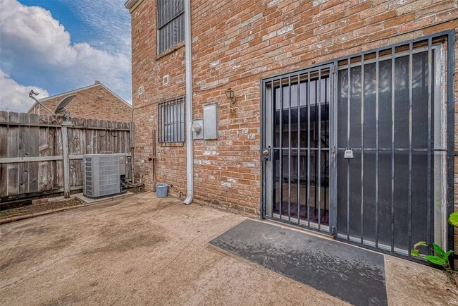 Building Photo - 4212 Belle Park Dr