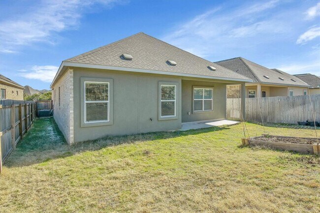 Building Photo - 1621 Brueggerhoff Rd