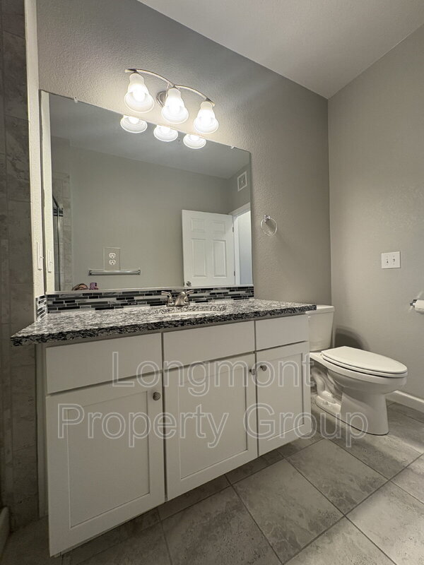 Building Photo - 804 Summer Hawk Dr