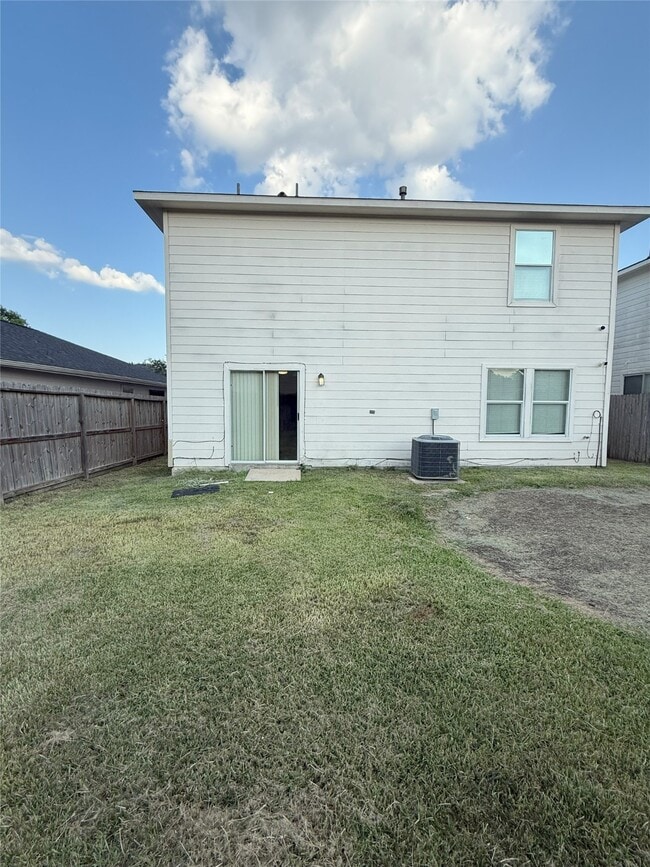 Building Photo - 22819 Sugar Bear Dr