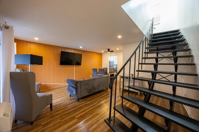 Building Photo - 27701 Mills Ave