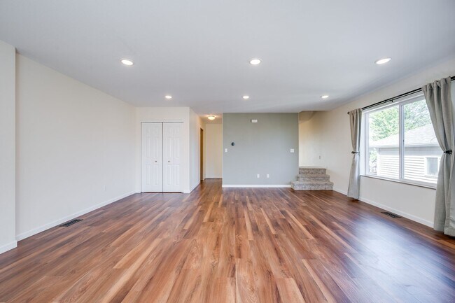Building Photo - Townhouse Retreat on Military Hill – Moder...