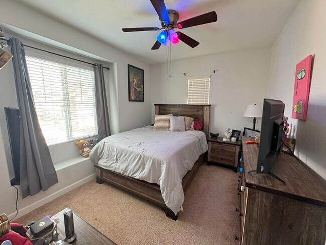 Building Photo - Beautiful House in Wolfcreek- Close to Pec...