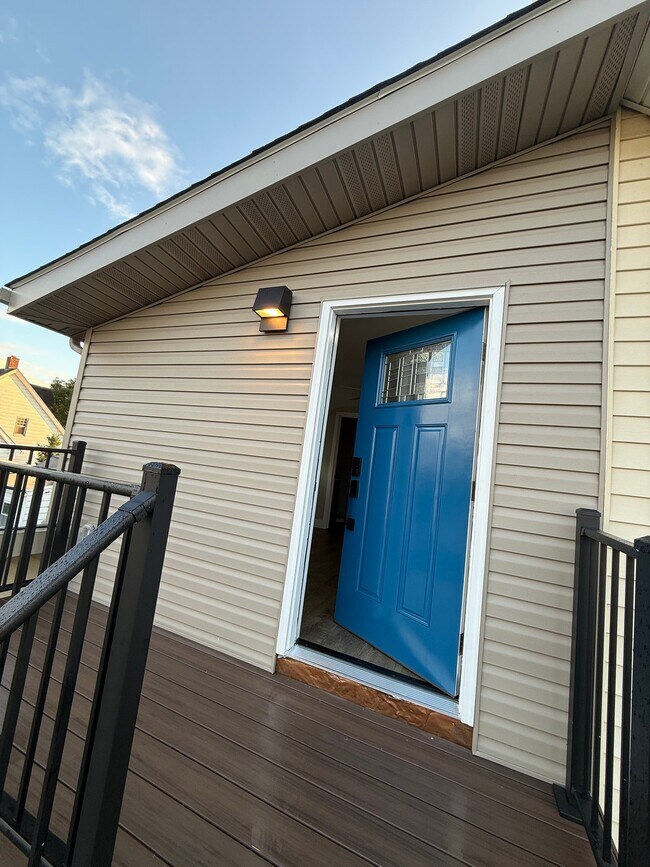 Building Photo - 39 N Penrose St