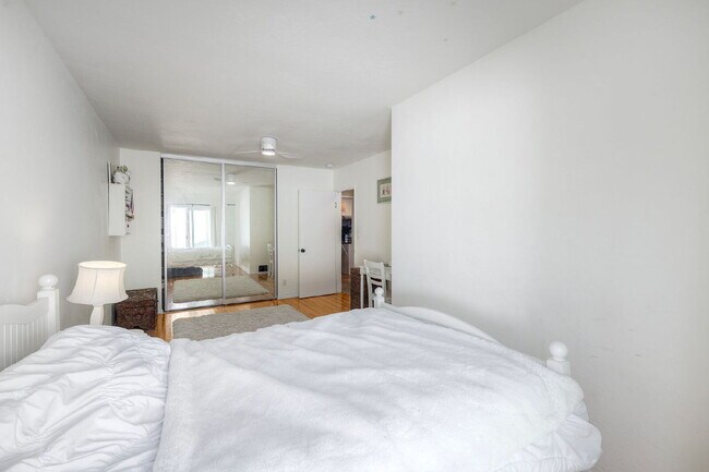 Building Photo - "Charming Coastal Retreat: 3-Bedroom Sanctuary on Agate Street, San Diego"