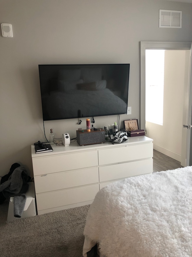 Master Bed - 11 W Gay St