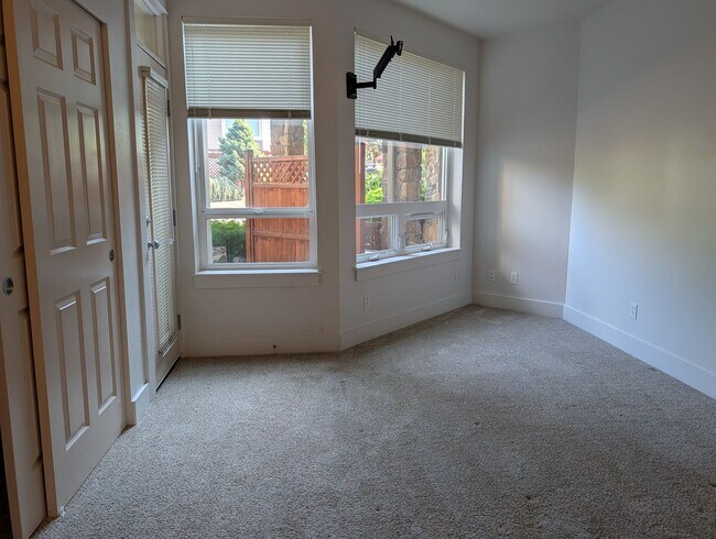 Building Photo - 1416 Lindsay Loop