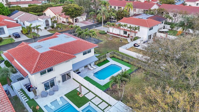 Building Photo - 8608 Vía Giula