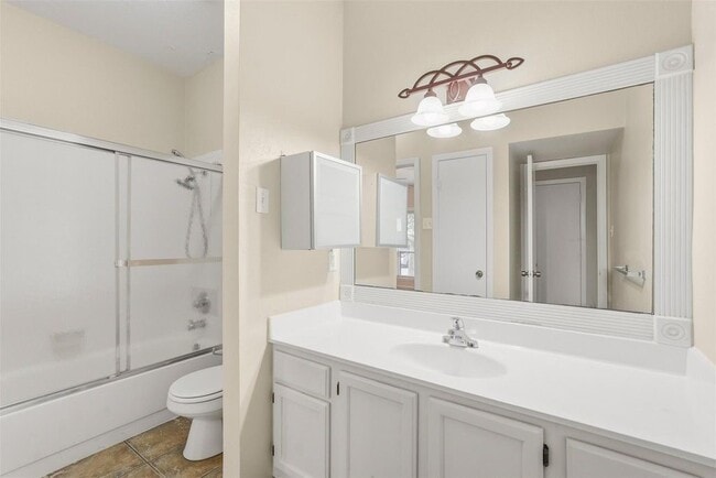 Building Photo - 2025 Augusta Dr